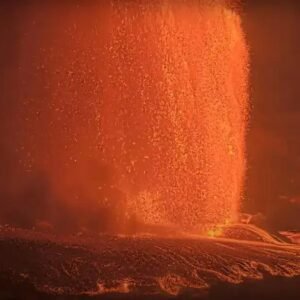Erupção do vulcão Kilauea lança lava no Parque Nacional dos Vulcões do Havaí
